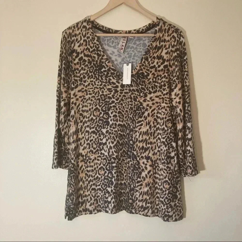 NWOT  Dolan leopard print v neck sweater